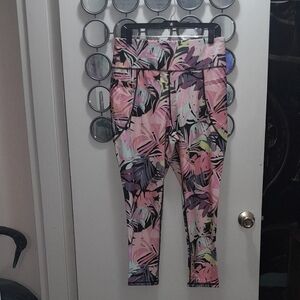 🌺BEBE TROPICAL PRINTTropical Leggings